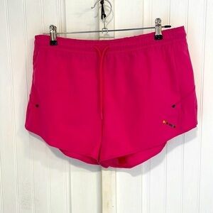 Saturday All Terrain rose active short size XL.